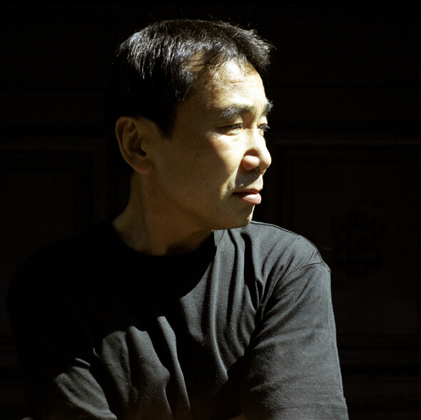 Sujet : Haruki MURAKAMI - Credit : Cedric MARTIGNY/Opale - Date : 20041101 - Ref. : MURAKAMIh_OpalCM_20545_12 - Agence Opale - 8, rue Charlot - 75003 Paris - France - Tel.:+331.40.29.93.33 - info@agence-opale.com - www.agence-opale.com