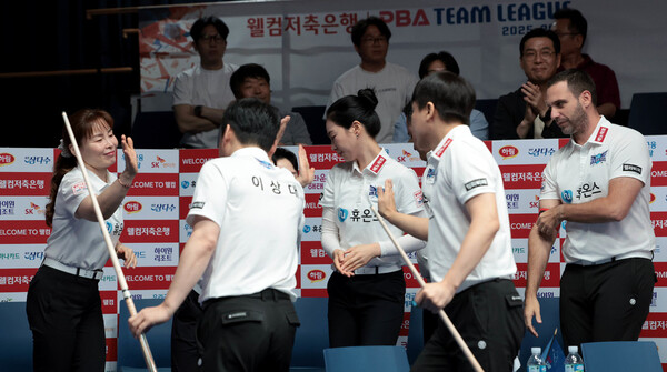 Huons players such as Choi Sung -won are delighted. PBA provided