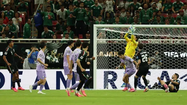 [World Cup] Match 2 jinx strikes again: Korea loses to Mexico 0-1 on keeper error
