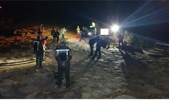 지리산국립공원전남사무소에서 야간 산행을 단속하는 모습. 국립공원공단 제공