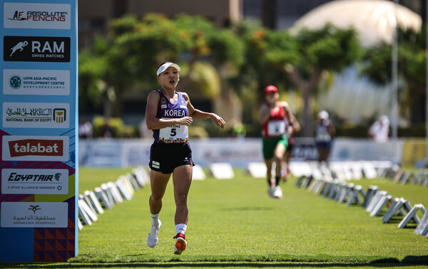 Sung Seung -min is playing with his strength in the 2025 International Five Modern Federation (UIPM) World Cup Final Women's Final Laser Run held in Alexandria, Egypt on the 6th. Provided by the Korea Modern Federation Federation
