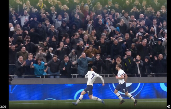Son Heung -min rejoices in front of Tottenham fans. Tottenham Nuri House video