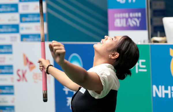 Srum Piabee is delighted after reaching the top of the professional billiards 2025 ~ 2026 3rd tour 'NH NH Nonghyup Card PBA-LPBA Charity Championship'. PBA provided