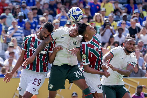 Chelsea's Juan Pedru (No. 20) is fighting with Fluminensi players in the 2025 FIFA Club World Cup quarterfinals held at the MetLife Stadium in East Rutherford, New Jersey, USA. East Rutherford/EPA Yonhap News