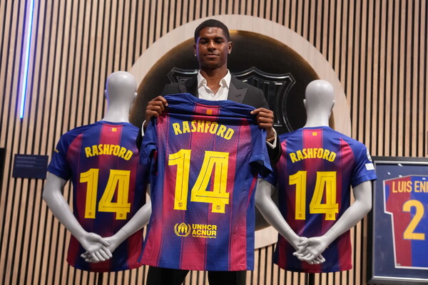 Maccus Rashford, who transferred to FC Barcelona, is holding a uniform 14 on the 24th. Barcelona/EPA Yonhap News