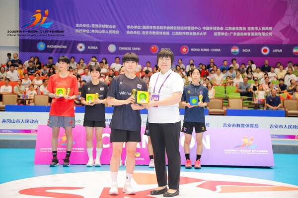 Cho Min -jin, a women's handball team under 17, is winning the Asian Championship Best. Provided by the Korean Handball Association