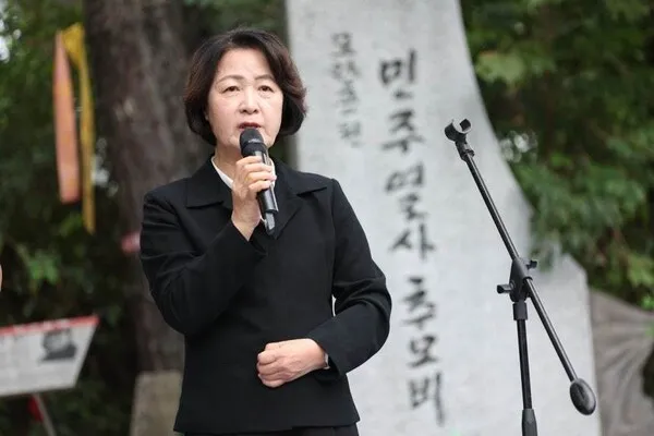 추미애 “민주화는 현재진행형…대통령 왜 내란세력에 업혀 전전긍긍하냐”