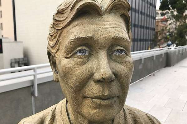 Marks of green and white paint were found on the clothes and eyes of the monument’s statue of former comfort woman Kim Hak-soon