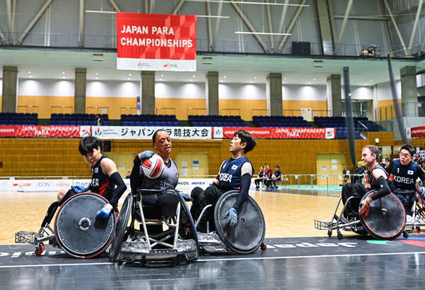 The Korean disabled rugby team athletes are confronting New Zealand players at the 2025 Japanese Paradbie Championship. Provided by the Korean Disabled Rugby Association