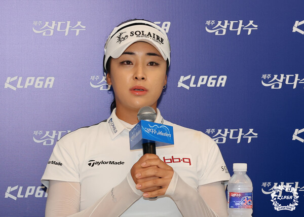 Yunna is expressing her aspiration at the KLPGA Jeju Samdasoo Masters Competition Media Day held at Seogwipo -si, Seogwipo -si, Seogwipo -si. KLPGA provided