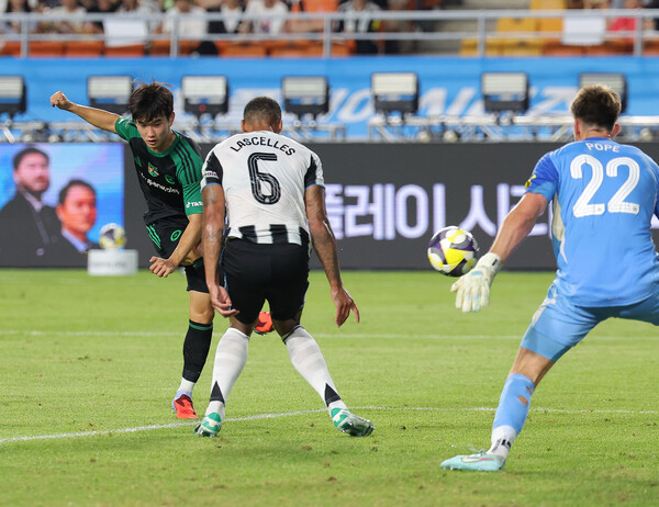 한여름 밤 열기도 이긴 축구…팀 K리그, 김진규의 골로…
