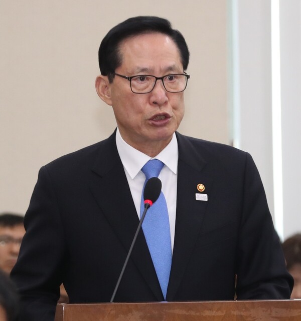 Defense Minister Song Yong-moo speaks during a hearing of the National Assembly’s National Defense Committee on Feb. 20. (Yonhap News)