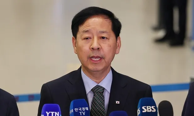귀국 구윤철 “쌀 시장 개방, 전혀 논의 안 해…전쟁 …