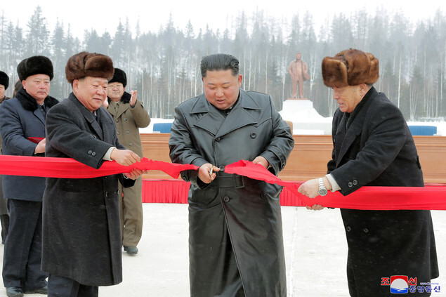 North Korean leader Kim Jong-un during a ribbon-cutting ceremony for the township of Samjiyon County on Dec. 2. (Yonhap News)