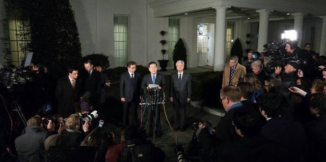 Blue House National Security Office director Chung Eui-yong speaks at a press conference outside the White House following his meeting with US President Donald Trump on Mar. 8. He is flanked by National Intelligence Service director Suh Hoon (left) and South Korean ambassador the US