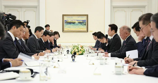 経済界、李大統領と会談「上位10大企業は5年間で地方に270兆ウォンを投資する」