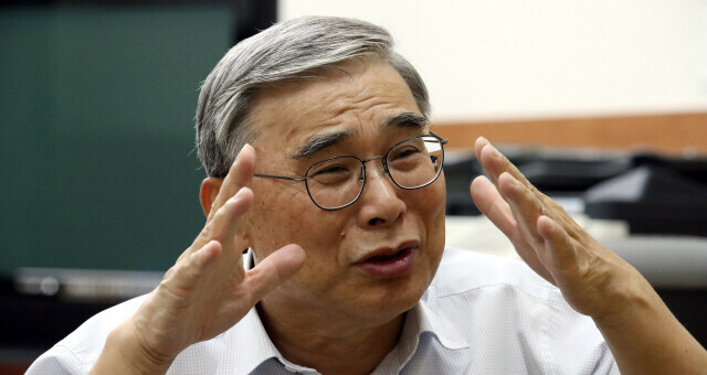 Former Minister of Unification Lee Jong-seok (Kim Gyoung-ho/The Hankyoreh)
