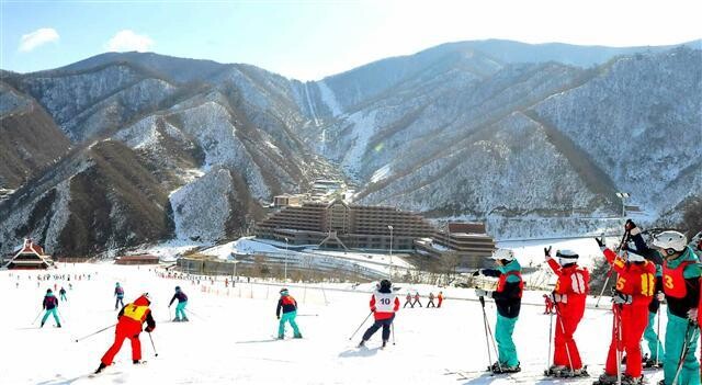 North Korean citizens enjoy the Masikryong Ski Resort in Gangwon Province. (Yonhap News)