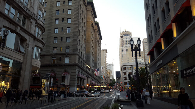 미국 샌프란시스코 시내 모습. 우버가 택시를 밀어내고, 에어비앤비가 동네에 영향을 끼치는 ‘디지털 경제’를 보여준다.