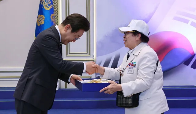 이 대통령, 천안함 함장·연평해전 유족 등 초대…“애국…