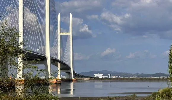 [단독] “신압록강대교 10월6일 개통 준비중”…북한 자신감과 중국 주도권이 만났다