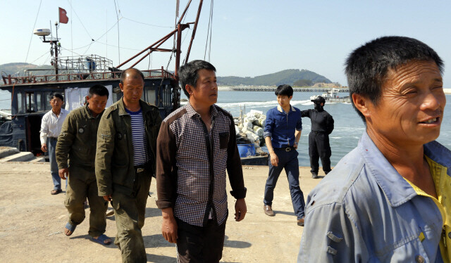  after they were operating illegally around the Northern Limit Line on June 5. (provided by Incheon Coast Guard)
