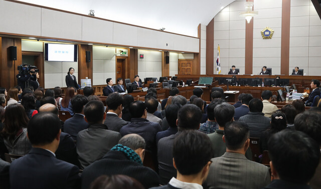 지난 2016년 서울 서초구 서초동 서울중앙지방법원에서 국민참여재판이 열리고 있다. 연합뉴스