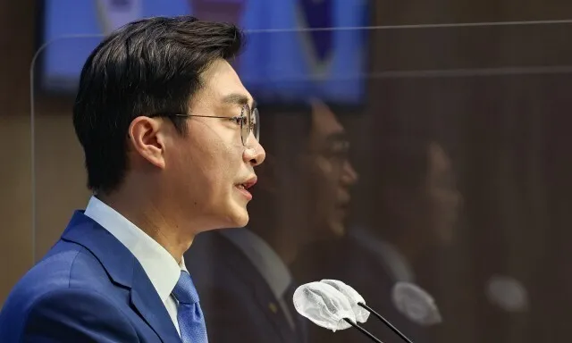 민주 윤리심판원장 "장경태·최민희 의혹 직권조사 명령" - 뉴스 썸네일 이미지