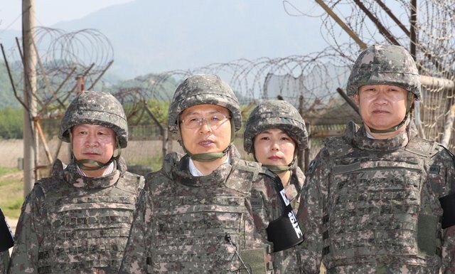 황교안 자유한국당 대표가 5월23일 강원도 철원의 육군 3사단을 방문해 발언하고 있다. 연합뉴스