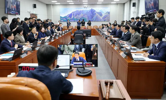 국회 운영위, 청와대 국감 증인 채택…강훈식·김용범·김현지·정진상 제외
