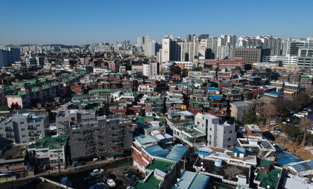 홍남기 “민간 개발이익 환수 제도 점검… 지금이 부동산 안정 기로”