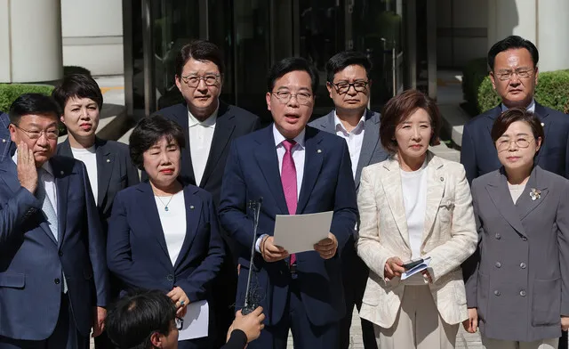 [사설] 지지도 19% 국민의힘, ‘인적쇄신’ 없이 어…