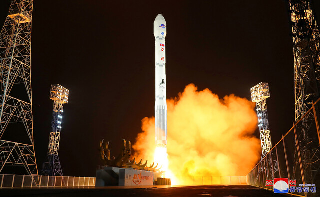 북한은 2023년 11월21일 발사한 군사정찰위성 1호기 ’만리경-1호’의 발사가 성공적으로 이뤄졌다고 다음날인 11월22일 밝혔다. 연합뉴스
