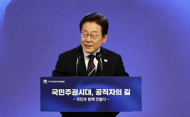 “대통령님, 저 기억하세요?”…10년전 고교생, 5급 …