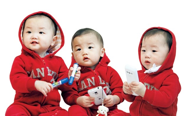 The number of third children born in South Korea was the highest in the past 10 years. The government is looking for new ways to reduce the burden of families with more than two children.