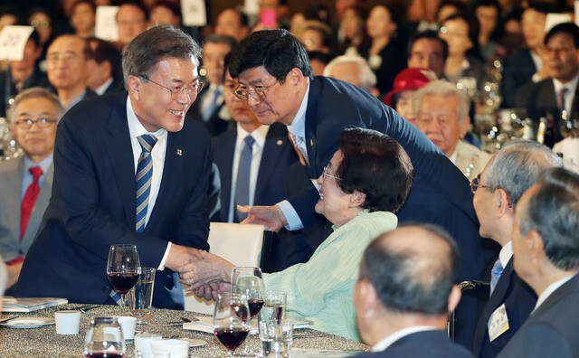After making his congratulatory address at an event marking the 17th anniversary of the June 15 Inter-Korean Joint Statement