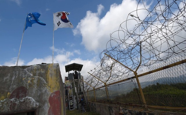  on Oct. 2 in the DMZ. South and North Korea agreed to remove mines within the DMZ in their Military Agreement for the Implementation of the Panmunjom Declaration. (photo pool)