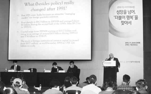 Professor C.P. Chandrasekhar of India’s Jawaharlal Nehru University speaks during the development economy section on the second day of the Asia Future Forum at the Conrad Hotel in Seoul