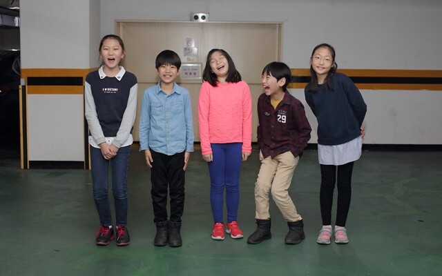 고래토론에 참여한 초등학생들 천세민, 송우혁, 안수민, 송준혁, 안수빈(왼쪽부터).