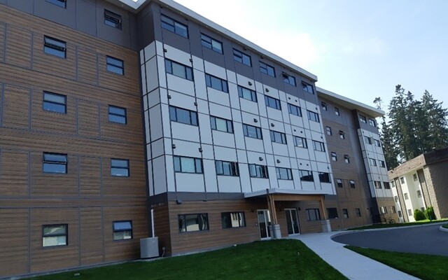 밴쿠버 외곽의 트리니티웨스턴대학에서 지난 9월 완공한 5층짜리 목조 기숙사 모습.