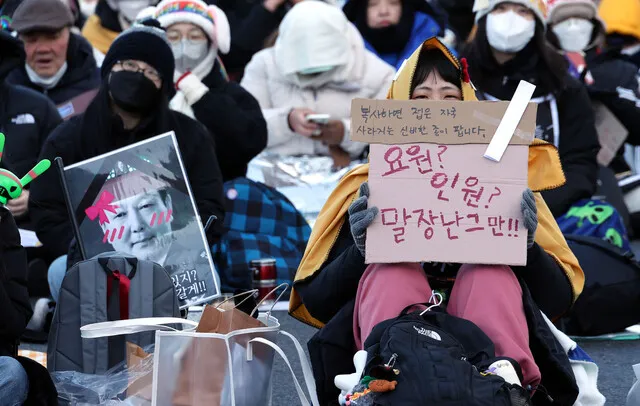 '윤석열 즉각 퇴진! 사회대개혁! 제10차 범시민대행진'이 8일 오후 광화문 일대에서 열려 참석자들이 윤석열 탄핵을 촉구하고 있다. 김경호 선임기자 jijae@hani.co.kr