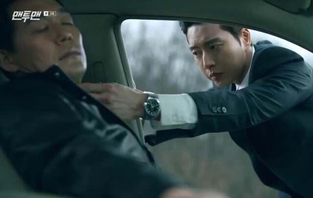 JTBC 드라마 <맨투맨>은 동성과 이성의 사랑이 공존하는 기묘한 삼각관계를 보여준다. JTBC 제공