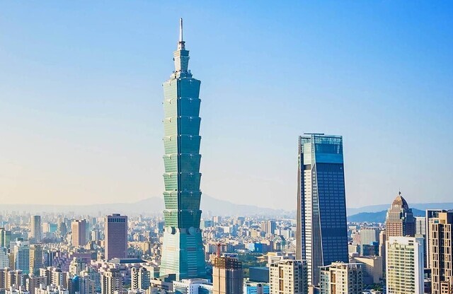 The Taipei 101 skyscraper towers over Taipei, Taiwan. (from the website of the Taiwanese Ministry of Economic Affairs)