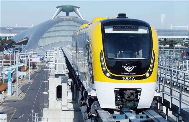 The new “Ecobee” maglev train conducts a test run at Incheon International Airport