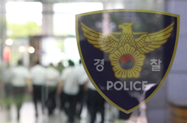 일반 형사사건에서 수사 과정부터 변호사를 선임하는 경우는 많지 않다. 하지만 경찰 수사에서 잘못 진술하면 ‘유죄’로 향하는 급행열차를 탈 수도 있다. 죗값 이상의 처벌을 받는 것이다. 저지르지 않은 일의 책임을 질 수도 있다. ‘자기변호노트’는 이런 일을 막으려는 최소한의 안전장치다. 한겨레 이종근 기자