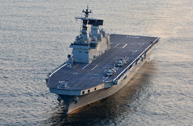 9월12일 한-미 연합상륙훈련 ‘쌍용훈련’에 참가한 대한민국 해군의 강습상륙함 ‘독도함’이 경북 포항 앞 바다에서 작전을 전개하고 있다. 공동취재단