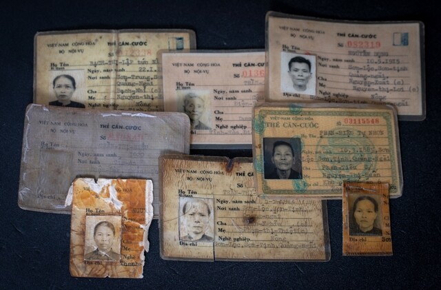8개의 베트남 신분증 사진. 김진수 기자