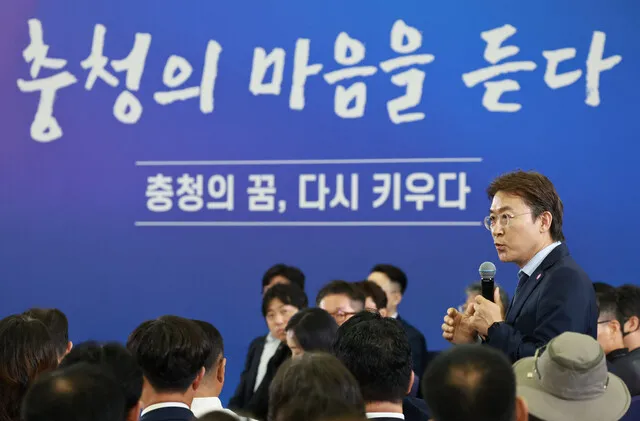 “이분이 그분입니다”…이 대통령 ‘6억 대출 규제’ 만…