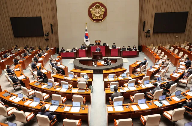 추경안 통과…비수도권 3만원, 농어촌 5만원 소비쿠폰 …