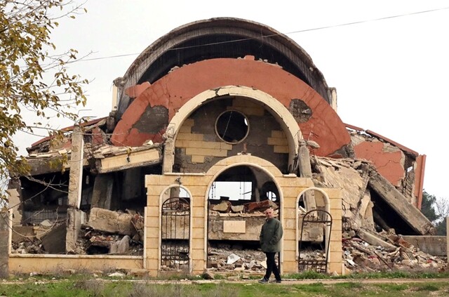 시리아 텔 나스리의 폐허가 된 교회는 7년을 넘긴 시리아 내전의 현실을 상징적으로 보여준다. REUTERS 연합뉴스